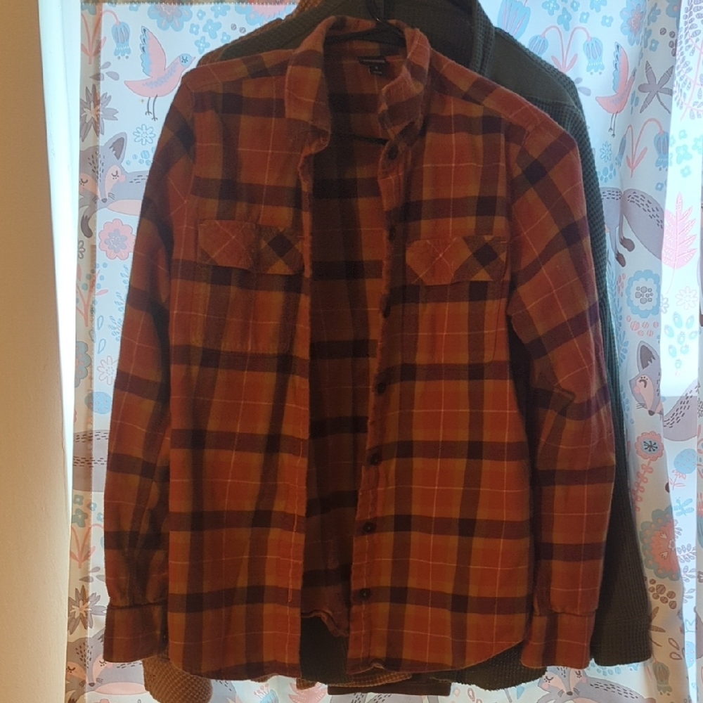 Women's Plaid Patagonia Flannel- Red and Black
